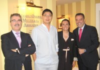 El Presidente Asociación Comerciantes y Empresarios Chinos en España visita el Bufete
